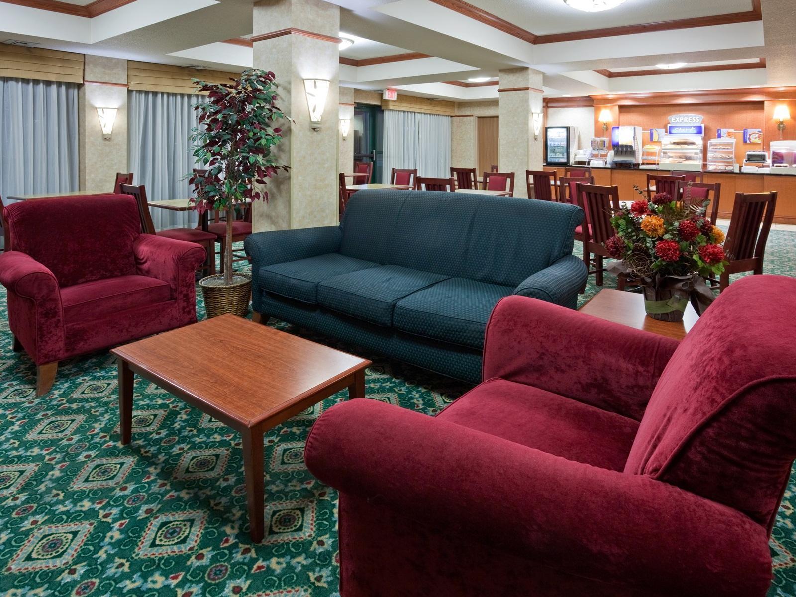 Holiday Inn Express Hotel & Suites Milwaukee-New Berlin By Ihg Eksteriør billede