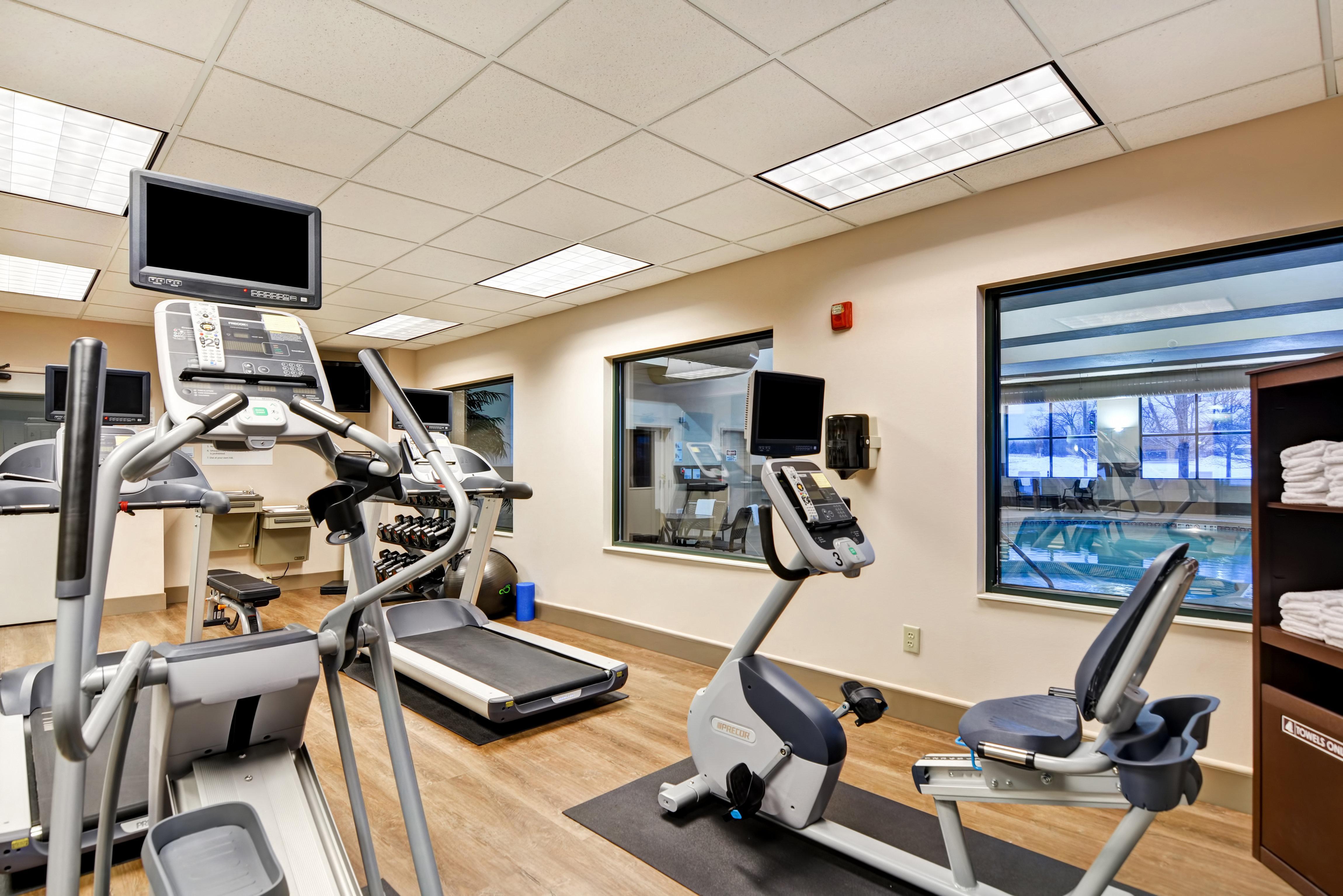 Holiday Inn Express Hotel & Suites Milwaukee-New Berlin By Ihg Eksteriør billede