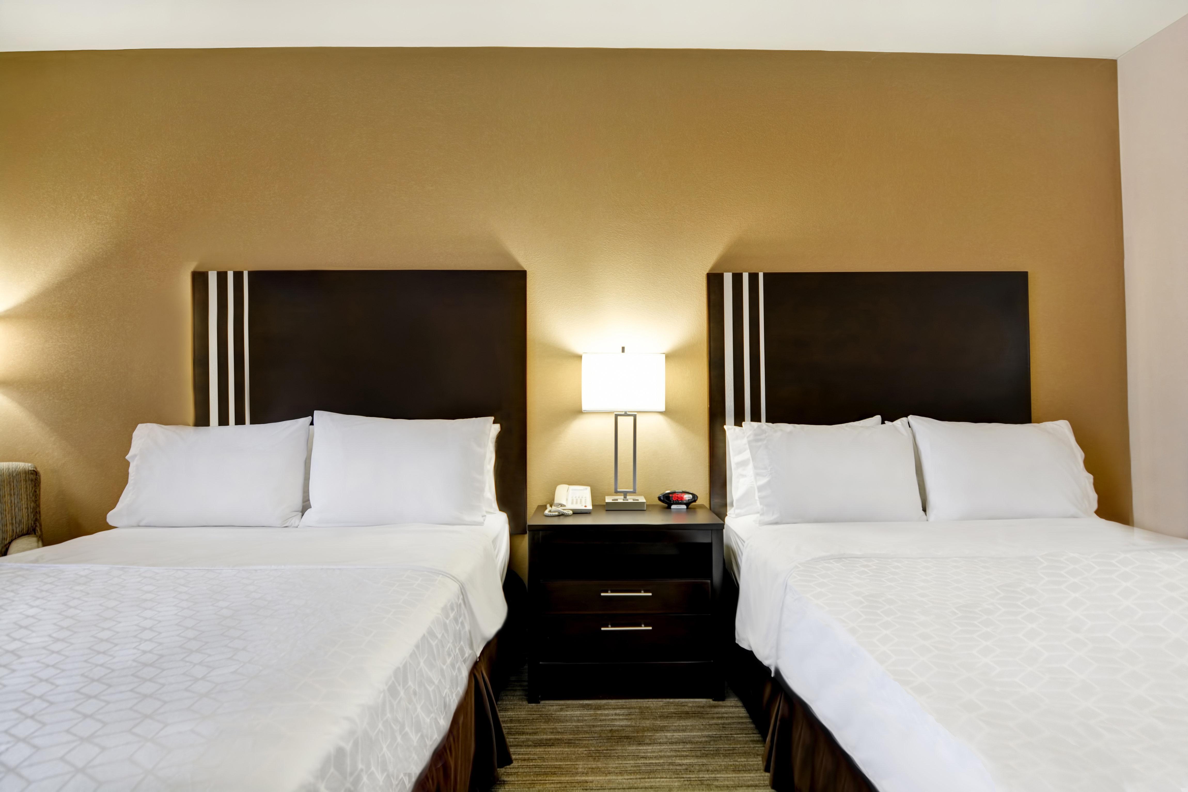 Holiday Inn Express Hotel & Suites Milwaukee-New Berlin By Ihg Eksteriør billede