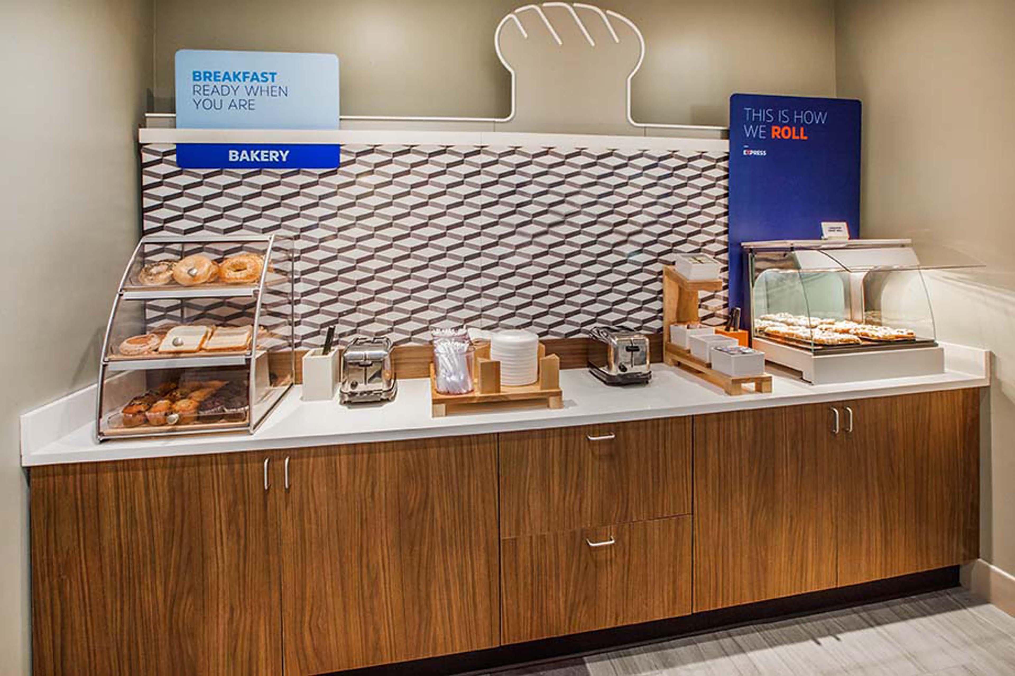Holiday Inn Express Hotel & Suites Milwaukee-New Berlin By Ihg Eksteriør billede
