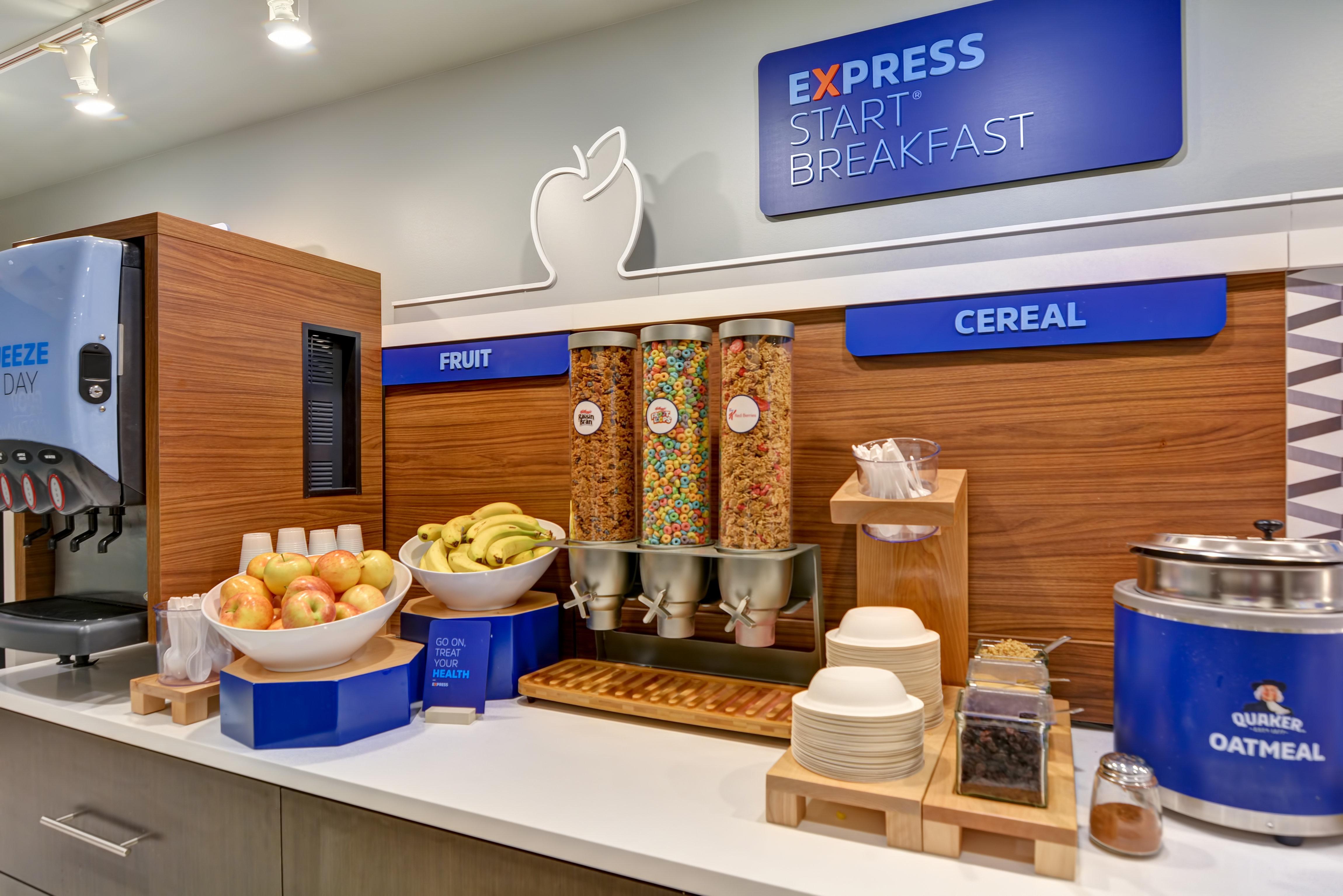 Holiday Inn Express Hotel & Suites Milwaukee-New Berlin By Ihg Eksteriør billede