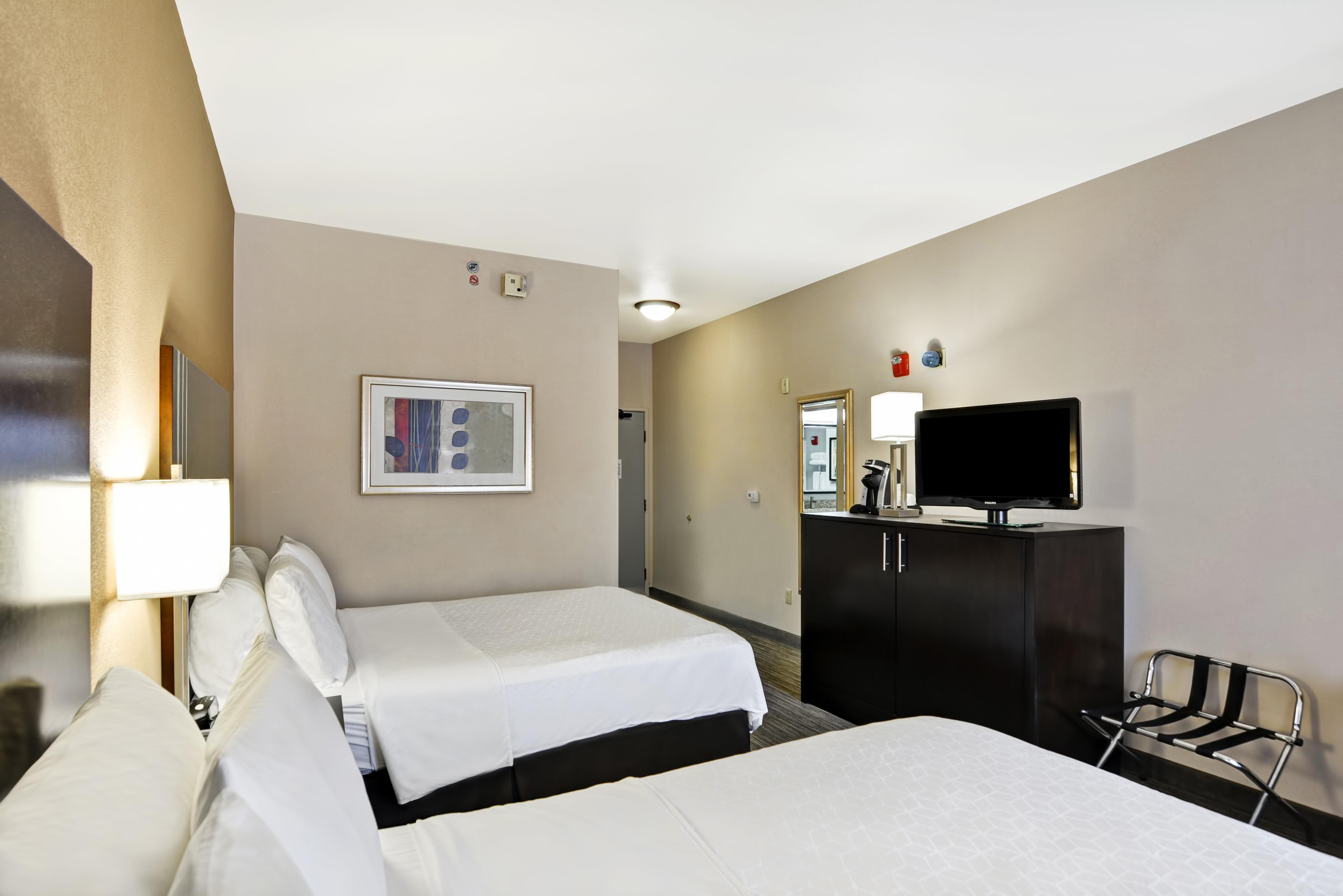 Holiday Inn Express Hotel & Suites Milwaukee-New Berlin By Ihg Eksteriør billede