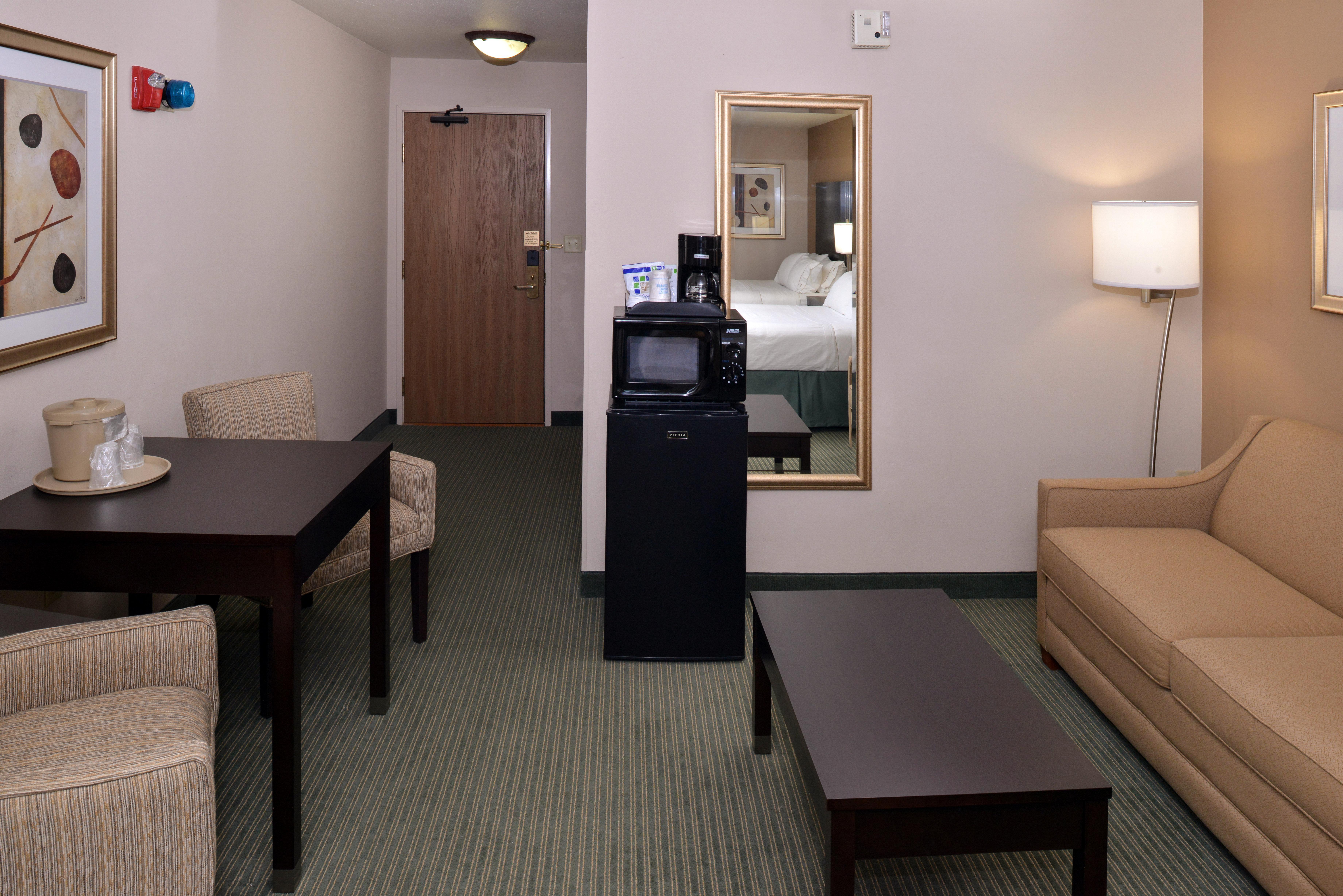 Holiday Inn Express Hotel & Suites Milwaukee-New Berlin By Ihg Eksteriør billede