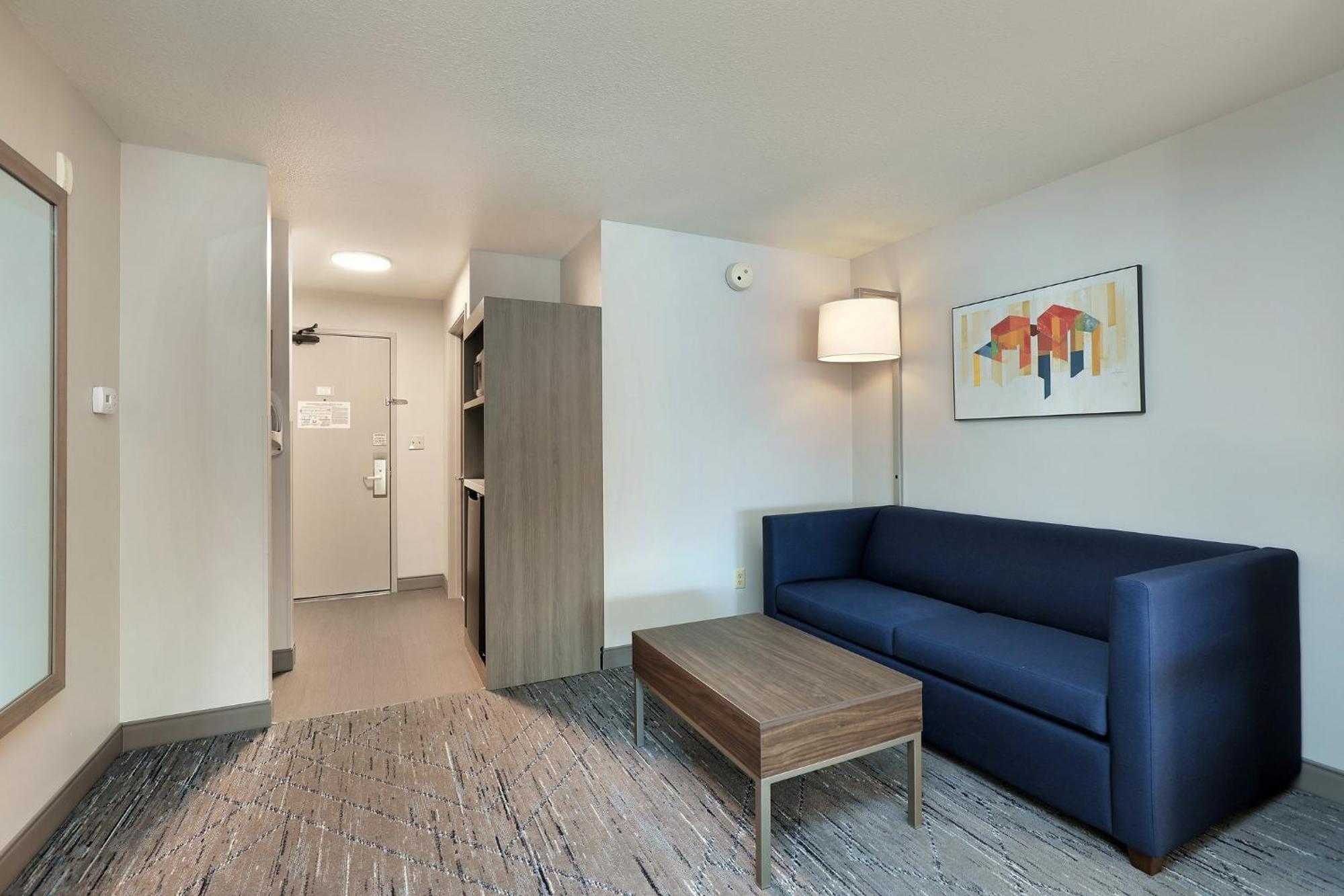 Holiday Inn Express Hotel & Suites Milwaukee-New Berlin By Ihg Eksteriør billede