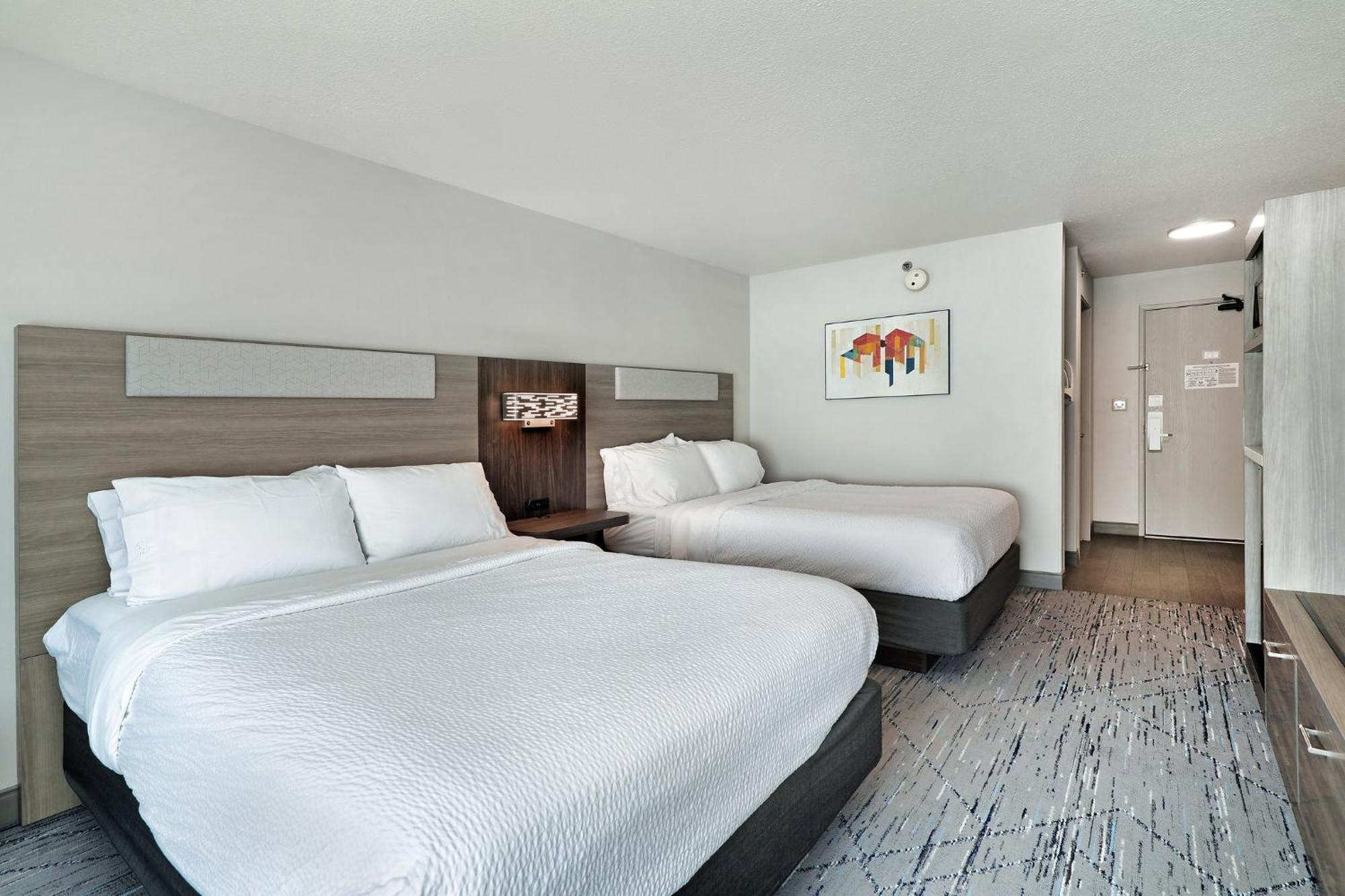 Holiday Inn Express Hotel & Suites Milwaukee-New Berlin By Ihg Eksteriør billede