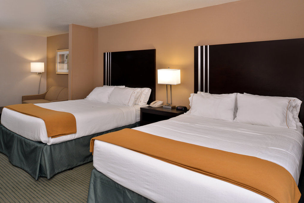 Holiday Inn Express Hotel & Suites Milwaukee-New Berlin By Ihg Eksteriør billede