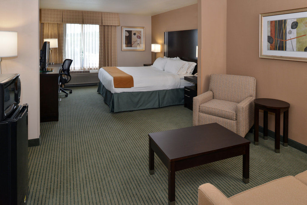 Holiday Inn Express Hotel & Suites Milwaukee-New Berlin By Ihg Eksteriør billede